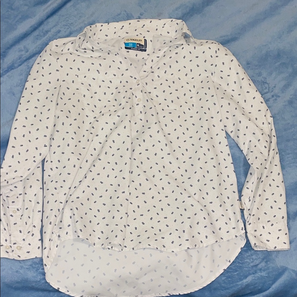 Magellan Outdoors White Shirt with Blue Pattern